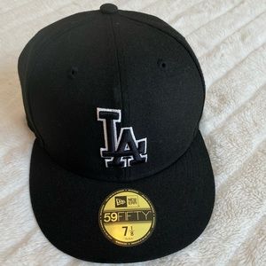 la fitted cap